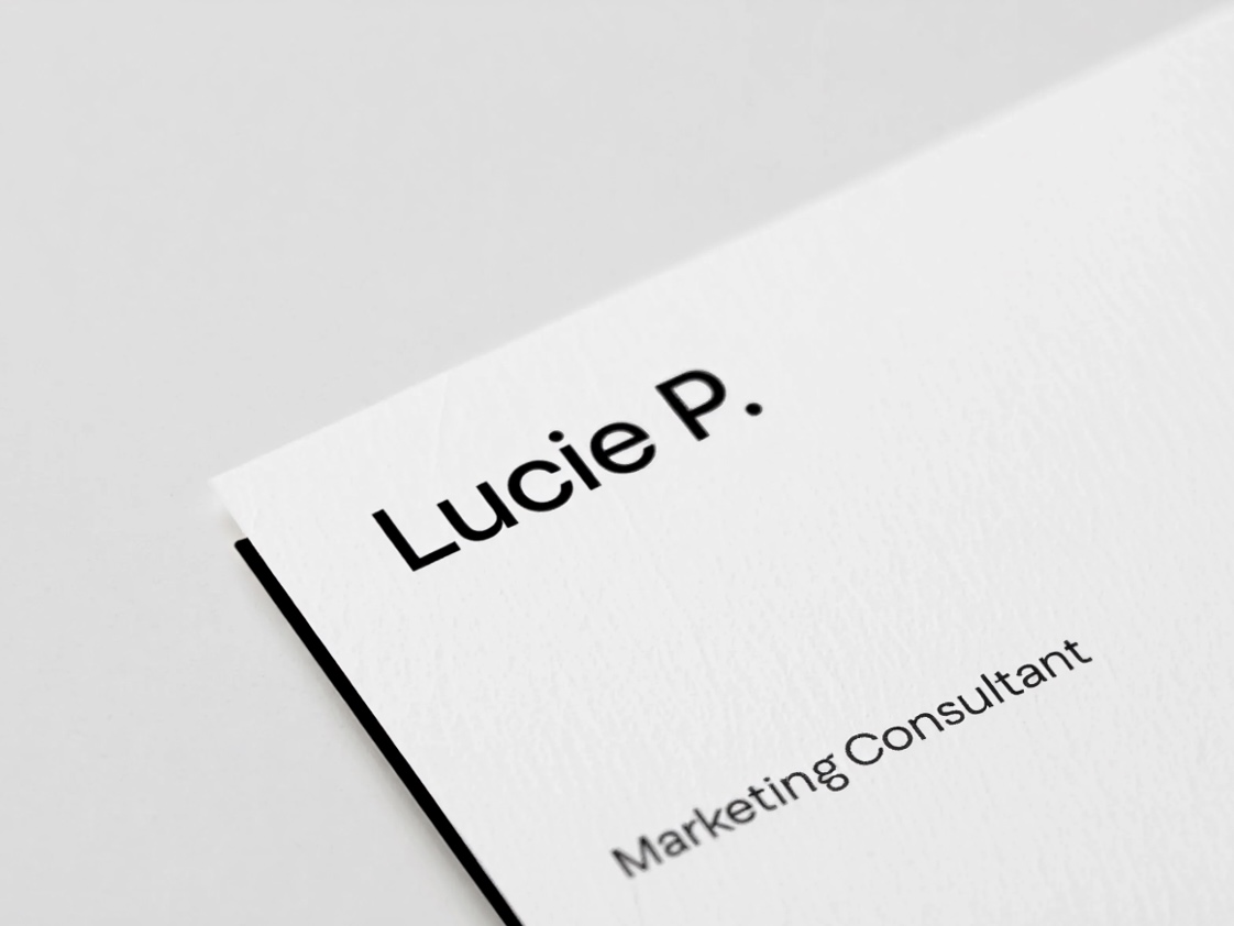 photo d’une carte de visite minimaliste